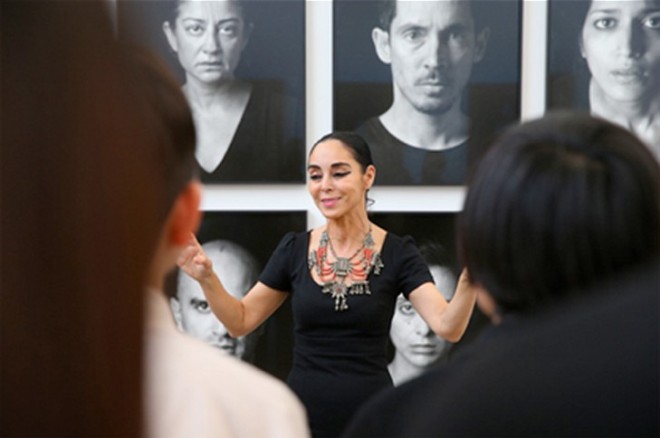 艺术家西丽·娜沙特女士于新闻发布会 | Artist Shirin Neshat at press conference