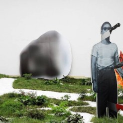 Xu Zhen, produced by MadeIn company,"Movement Field,"installation view, 2013
徐震, 没顶公司出品,"运动场",展览现场, 2013