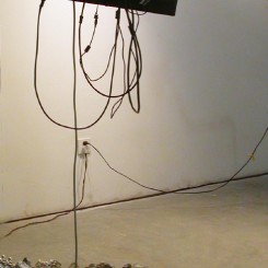 Cheng Qianning, "Lonely Satellite,"  Video + Installation,
程乾宁，《孤独的星》，录像+装置
