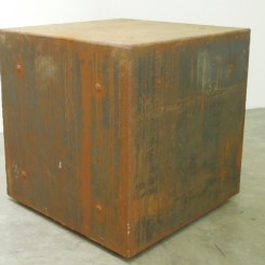 Sui Jianguo, “One Cubic Metre of Darkness”, sculpture (steel welding), 103.2 x 103.2 x 103.2cm, 2011
隋建国，《一立方米的黑暗》，雕塑（钢板焊接），103.2 x 103.2 x 103.2 cm