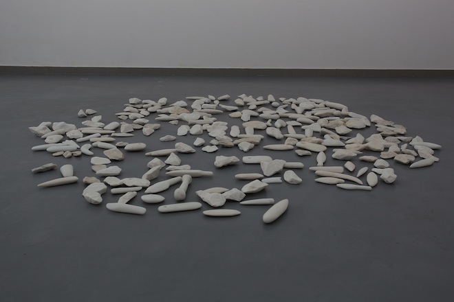 Yu Bogong, Pick Up Your Weapons, 2013, Magician Space