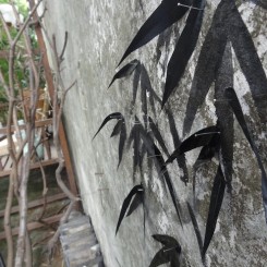 Chen Hangfeng, “Constructed shadows", cutout plastic shopping bag, double side glue, bamboo forest, dimension variable, 2013,  random locations陈航峰，《造影》，裁剪后的塑料袋，双面胶，竹林，尺寸可变, 2013, 随机地点