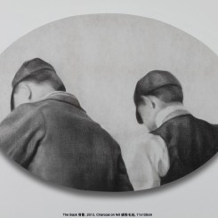 Zhang Yunyao, “ The Back," 2013, charcoal on felt, 71× 100cm
张云垚￼，《背影》，2013年，碳粉毛毡，71× 100厘米