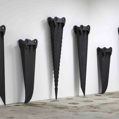 James Capper, "Mountaineer Teeth," 2013. (Courtesy the artist and Hannah Barry Gallery)