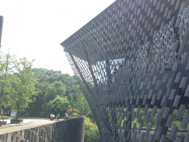 Exterior view of tile curtain exterior, Zhi Art Museum, Xinjin, Chengdu新津·知艺术馆外景，大成都