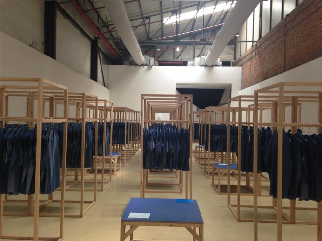 Installation view from the 8th Shenzhen Sculpture Biennale, Production Line – Made in China by Huang Po-Chih 2014, Shenzhen OCT Contemporary Art Terminal第八届深圳雕塑双年展展览现场，OCT当代艺术中心（OCAT），深圳