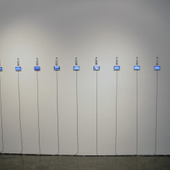 "Phoenix Grey Series at Shi Jinsong's Art Fair: Free Download," exhibition view. Courtesy Klein Sun Gallery, NY. © Shi Jinsong 
淞艺博：免费下载 －凤凰灰系列   展览现场  凯尚画廊（纽约）赠与史金淞版权所有