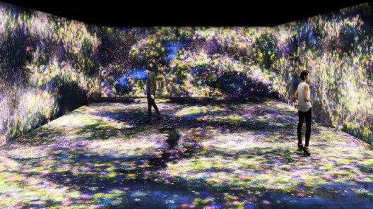 teamLab, “Flowers and People, Cannot be Controlled but Live Together-Dark