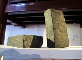 Li Hongbo, “Brick”, (2 pieces)Paper, Dimensions variable, 2014李洪波，《砖》，纸，尺寸可变，2014