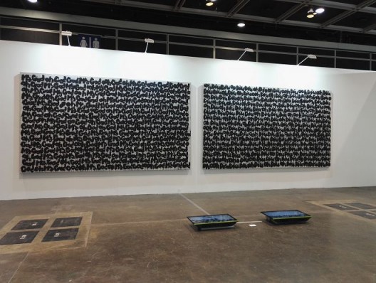 Yang Jiechang, Oh my God, Oh Diu, (Diptych) with vvideos, 2002 杨诘苍,《Oh My God》,《Oh Diu》, (双联)书写录影装置,2002