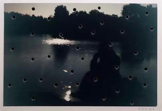 蔡东东，《月夜》，图片，手工彩色照片、镜子，33.5×50cm，2015，版本：1/1 Cai Dongdong, “Moonlit night”, Photography, Hand-made color photograph, Mirror, 33.5×50cm, Ed. 1/1