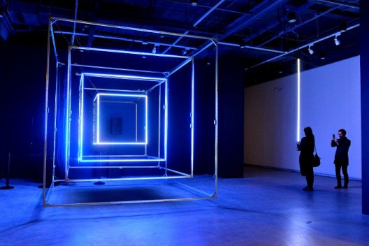 郑达，《机器的自在之语》，互动LED装置，2016