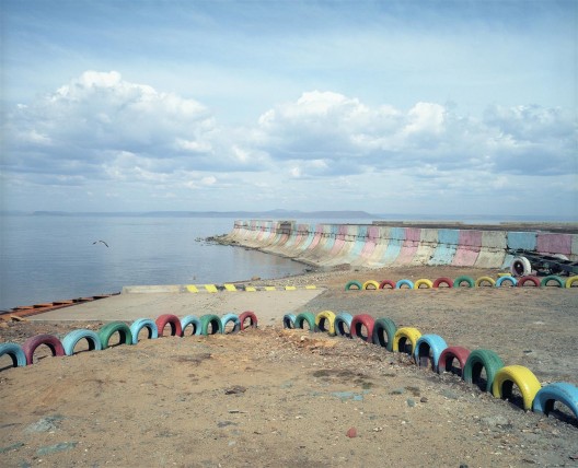 亚历山大·格朗斯基,《少于一》系列,摄影,2006–2009(图片由艺术家提供)/ Alexander Gronsky, Less Than One series, photography, 2006–2009 (courtesy the artist)