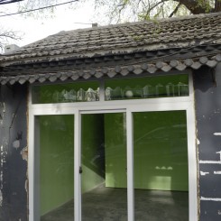 He Chi, “Next Door”, 2016, Installation view何迟《隔馆》，展览现场，2016 Courtesy of Arrow Factory （箭厂空间）