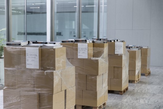 尚路克·慕连,《「三8」烟斗》,cibachrome相纸、diasec装裱,47 × 36公分,1999–2000 Jean-Luc MOULÈNE, “ ‘The three 8s’ pipe.”, cibachrome print, diasec mounted, 47 × 36 cm, 1999–2000