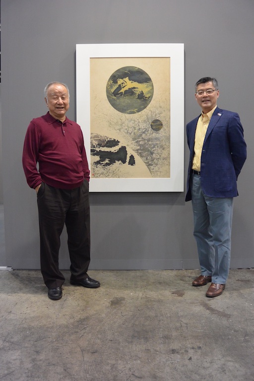 Liu Kuo-song with Dr Jay Xu, Director of Asian Art Museum San Francisco (Galerie du Monde)