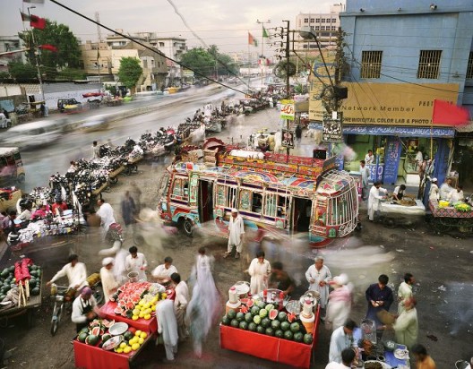 Martin Roemers, “Karachi”, 2011 (courtesy the artist and Anastasia, photo, New York)
