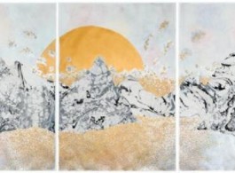 《the moon and the tides “settling in”》，Crystal Liu，111.8 x 228.6厘米（三联画）

纸本水粉彩、水彩及拼贴，2017年，图片由世界画廊（Galerie du Monde）提供