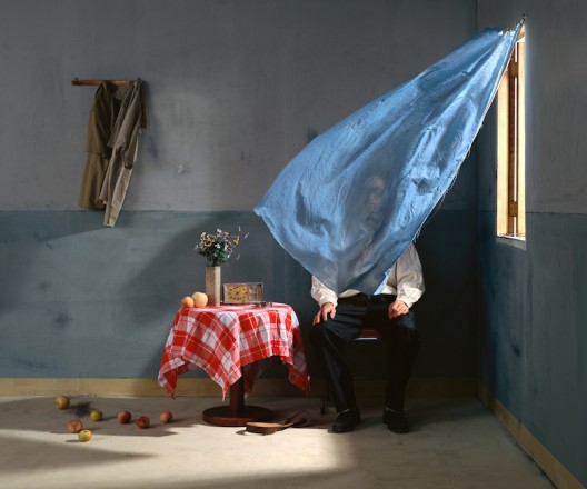 © CHEN WEI Idol Behind The Curtains 2009. Courtesy of Adrien Cheng (K11 Art Foundation)