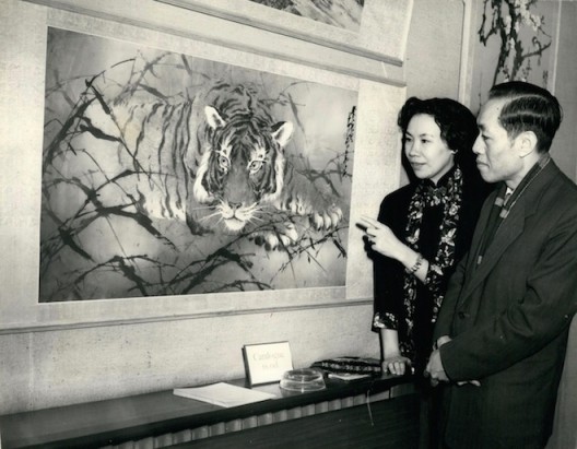 Professor Chao Shao-An and Lydia Chao Ling Fang, with ''The Hero in the Wilderness”, Marlborough Gallery, Old Bond Street. (Keystone Pictures USA / Alamy Stock Photo)