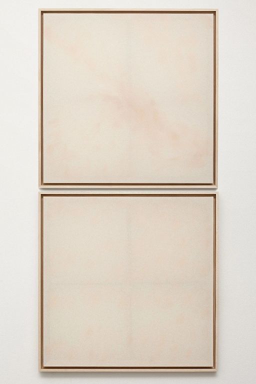 藤原西芒,《面具》(默克尔 E5.2)&《面具》(默克尔 EF1-2),2016,布画,化妝品,1)106 x 106 x 7 cm (加框),2)106 x 106 x 7 cm(加框)照片:Filippo Armellin © 图片由艺术家及施博尔画廊提供 Simon Fujiwara, “Masks (Merkel E5.2)” & “Masks (Merkel E5.1)”, 2016, make-up on canvas, Part 1):106 x 106 x 7 cm (framed), Part 2):106 x 106 x 7 cm (framed) Photo: Filippo Armellin © courtesy the artist and Esther Schipper (Berlin)