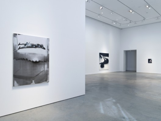 Installation view, Tala Madani: Corner Projections at 303 Gallery, New York, 2018.
塔拉·马达尼:《角落投影》展览现场,纽约303画廊,2018