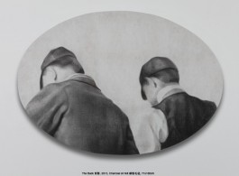 Zhang Yunyao, “ The Back," 2013, charcoal on felt, 71× 100cm
张云垚￼，《背影》，2013年，碳粉毛毡，71× 100厘米