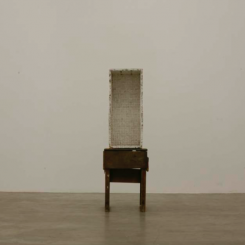 YU JI，“Public Space No. 1”，plaster, dust and wood，45 x 150 cm，2007  于吉，《公共空間一號》，plaster, dust and wood，45 x 150 cm，2007