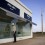 Elmgreen & Dragset, "Prada Marfa", sealed mockup of a Prada boutique, 760 x 470 x 480 cm, 2005. At Marfa, Texas. Courtesy of the artist; photo by Lizette Kabré / James Evans艾墨格林与德拉格塞特，《普拉达·玛尔法》，2005。图片：Lizette Kabré / James Evans