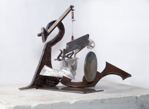 MARK DI SUVERO 马克•迪•苏沃尔 Untitled 无题, 2013 Steel, stainless steel and bronze 钢、不锈钢、铜 39 x 54 x 35 inches; 99.1 x137.2 x 88.9 cm