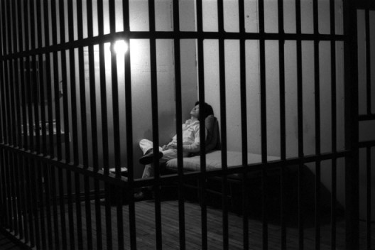 Tehching Hsieh, “One Year Performance 1978-1979,” life image, photograph by Cheng Wei Kuong © Tehching Hsieh謝德慶,《一年行為表演1978-1979》, 攝影 程偉光, © 謝德慶
