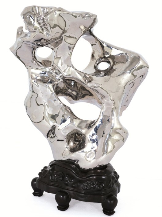 Lot 拍品编号 41 ZHAN WANG 展望 (Chinese, B. 1962) Taihu Lake Stone 《太湖石》 stainless steel 不锈钢 雕塑 100 x 60 x 30 cm. (39 3/8 x 23 5/8 x 11 3/4 in.) edition ¼ 版数:1/4 Executed in 2006, 2006 年作 HK$ 700,000- 1,000,000 US$ 89,700- 128,200