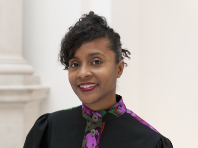 Zoe Whitley Curator, Contemporary British Art at Tate Britain; Curator, International Art at Tate Modern 泰特不列颠当代英国艺术策展人,泰特现代美术馆国际艺术策展人