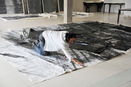 Zheng Chongbin in his studio (image courtesy Ink Studio)