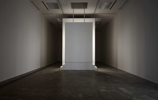 Ouyang Chun, A Drop of Dust, installation view (photo:Wang Di, courtesy of ShanghART) 欧阳春,“一粒尘埃”,展览现场(摄影:王迪,图片由香格纳画廊提供)