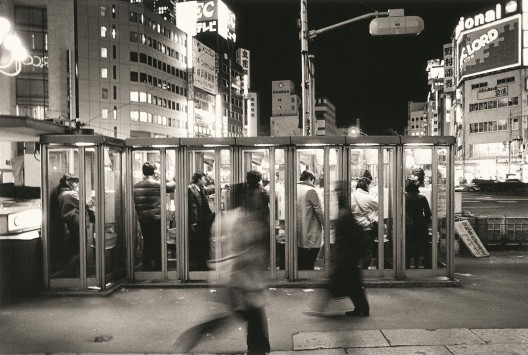 阮义忠,《日本,1982》系列(图片由艺术家和亦安画廊提供)/Juan I-Jong, from the series Japan 1982 (courtesy of the artist and Aura Gallery
