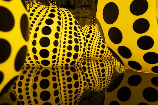 Yayoi Kusama, “All the Eternal Love I Have for the Pumpkins", mirror room, 2016 草间弥生，《我对南瓜无尽之爱》镜屋，2016
