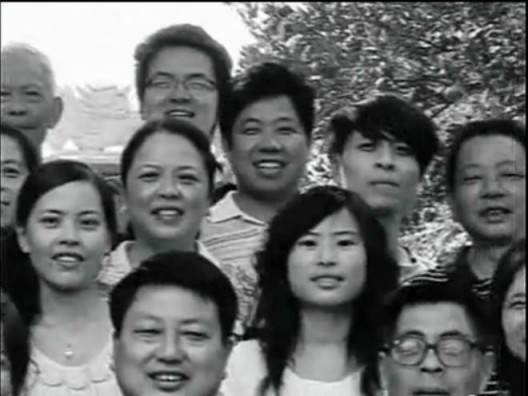 Li Ming,Visiting Ancestral Graves (Family Portrait),2009 Li Ming,