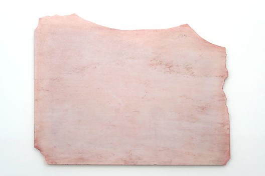 王思顺，《启示 16.4.3》，大理石，83 x 106 cm，2016（图片由长征空间提供）