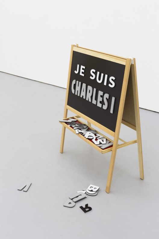 刘辛夷，《查理一世》，黑板架、EVA磁贴，总体尺寸可变，2016