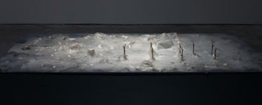 Liang Shaoji 梁绍基, Snow Cover No. 1雪藏 No.1, 2013-14，Silk, cocoons, paper cup, plastic cup, metal, board丝，茧，纸杯，塑料杯，金属，木板，17 x 122 x 244 cm