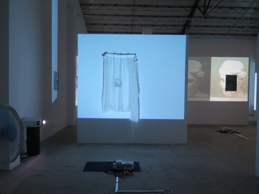 李杰 “过去几天,我一直在想一些事情。”,展览现场 (感谢艾可画廊提供配图) / Lee Kit, ‘I’ve been doing some thinking over these last few days.’(Courtesy of AIKE DELLARCO )
