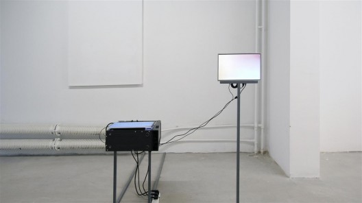 格雷戈里·夏通斯基,“末世化石”,展览现场,独角兽艺术空间,2015(图片由中国北京独角兽艺术空间提供)/ Grégory Chatonsky, “Telofossils”, exhibition view, Unicorn Art Center, 2015. Courtesy UNICORN Art, Beijing, China.