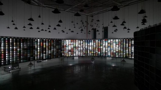 Hu Jieming, “100 Years in 1 Minute”, video, multi-channel, animation, installation, 1656 x 1400cm, 2010 胡介鸣，《一分钟的一百年》，视频、多屏动画、装置，1656 x 1400cm，2010