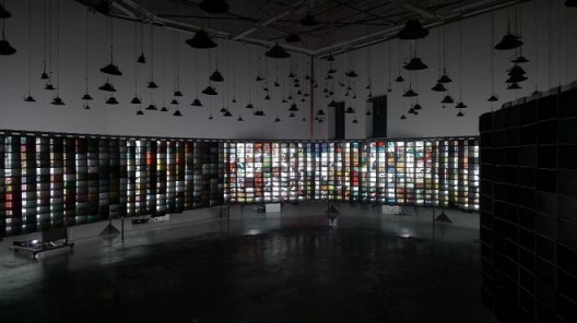 Hu Jieming, “100 Years in 1 Minute”, video, multi-channel, animation, installation, 1656 x 1400cm, 2010 胡介鸣,《一分钟的一百年》,视频、多屏动画、装置,1656 x 1400cm,2010