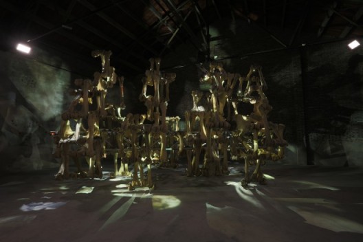 Tai Chi, Kinetic Video Installation (September 2014) Materials: Projector, Motor, Mechanical Driving Device, Sensor, Fiberglass, Aluminium, 420 x 800 x 370cm 《太极》动态装置影像 (2014 年 9 月),材料:投影机、电机、机械传动、传感器、玻璃钢、铝,尺寸:420 X 800 X 370cm