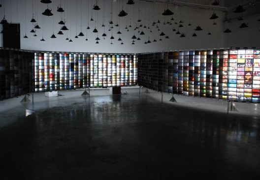 Hu Jieming, “100 Years in 1 Minute”, video, multi-channel, animation, installation, 1656 x 1400cm, 2010 胡介鸣,《一分钟的一百年》,视频、多屏动画、装置,1656 x 1400cm,2010