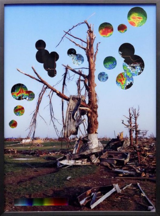 《天气灾难》 摄影，UV打印照片、玻璃、铝板，2012 / 《Disasters of the Weather》 photograph 2012