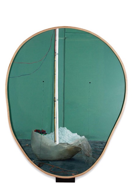 Handiwirman Saputra, "Luardalam dan Tuturkarenz", Acrylic on canvas, with neon installation in glass case, 2 pieces each, 220 x 180 cm, with object, 2016 翰迪怀儿曼·萨普川,《Luardalam dan Tuturkarenz》,布面丙烯,玻璃框,霓虹灯,2件,每件,220 x 180 cm,2016