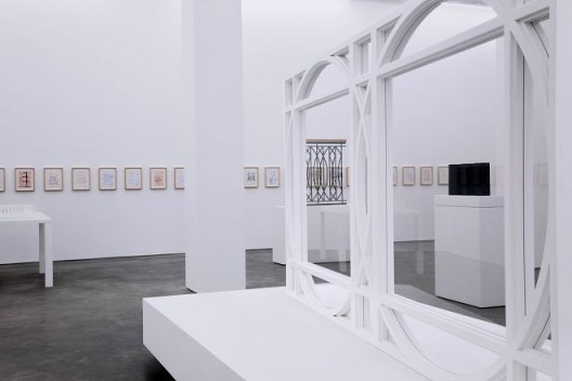 “CAUSE AND EXAMPLES PROJECTED FROM IT”,installation view, 2017, Long March Space, Beijing(Courtesy of Long March Space;Photography by Thomas Fuesser) “起因和从中投射出来的例如物”,展览现场,2017,长征空间,北京(图片由长征空间提供,拍摄:Thomas Fuesser)